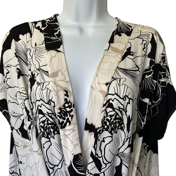 White House Black Market Black and White Floral Midi Dress - Picture 6 of 13